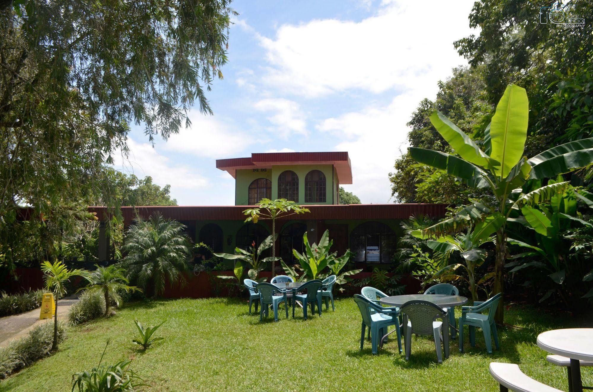 Aparthotel Villa Pacande & Rooms Pilas Buitenkant foto